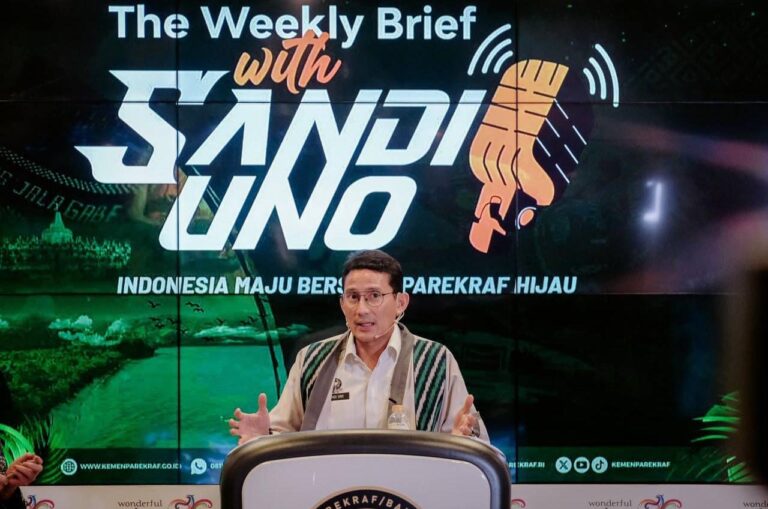 Menteri Pariwisata dan Ekonomi Kreatif/Kepala Badan Pariwisata dan Ekonomi Kreatif (Menparekraf/Kabaparekraf)